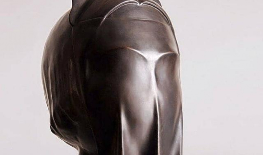 نمایش الهه قرون اثر کورش گلناری  در گالری ADVOCARTSY